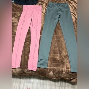 2 pairs of woman’s size xs leggings